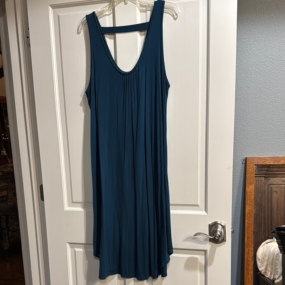 Elegant Teal Sleeveless Dress